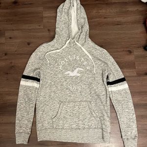 Hollister hoodie. Size:Medium